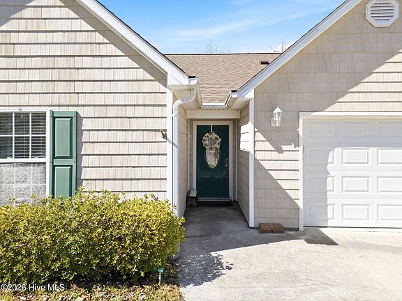 4th image of 111 Bay Tree Circle