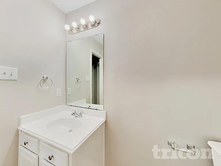 7711 Cypress Edge Dr — Photo 14