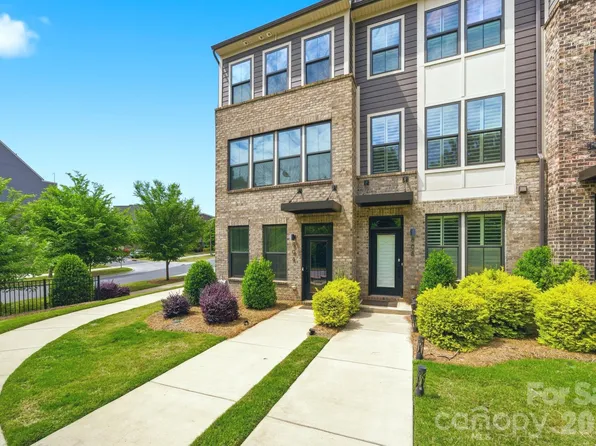 804 Broad River Ln, Charlotte, NC 28211