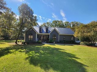 700 Tilghman Rd, Coats, NC 27521