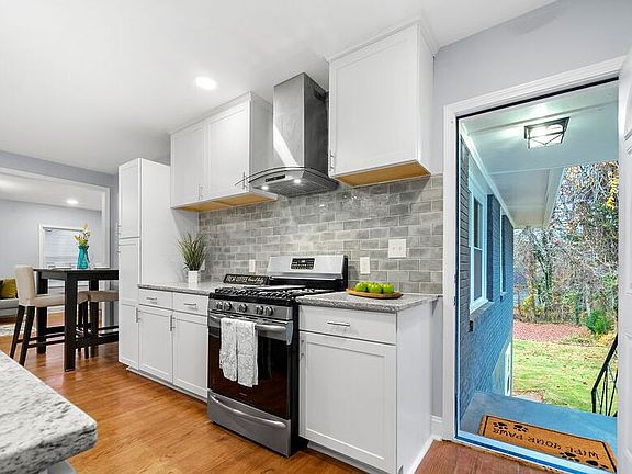 4th image of 2319 Beecher Rd SW