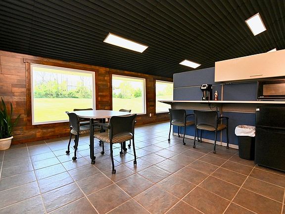 4th image of 2066 N County Road 850 E