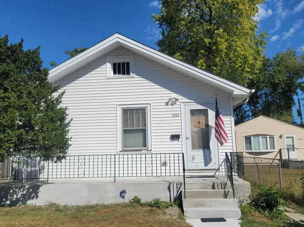 1724 Salem Ave, Waukegan, IL 60085