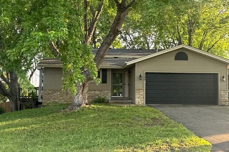1st image of 3298 Balsam St SW