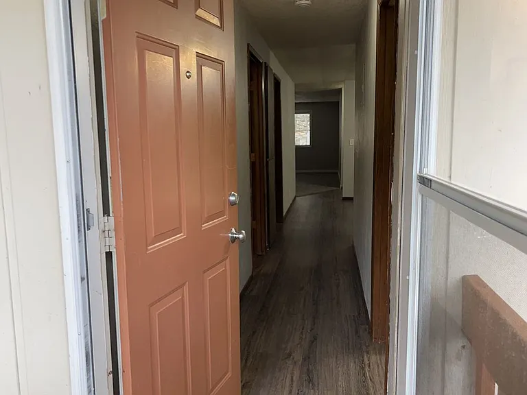 South Crest Apartments — Photo 15