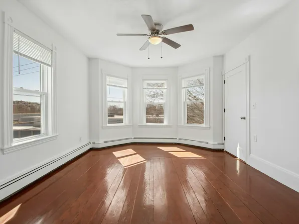 78 Grove St #2, Gloucester, MA 01930