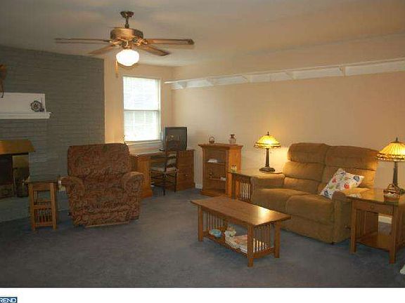5th image of 1216 New Hampshire Ln