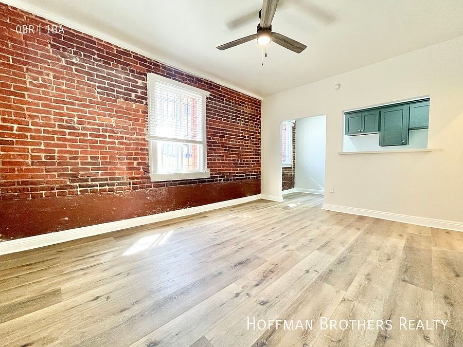1st image of 516 N Harvard Blvd #105