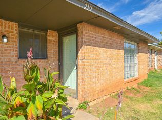 219 N Oaks Ave, Midwest City, OK 73110