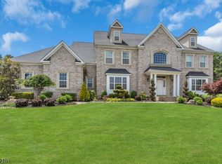 5 Princess Ct, Jamesburg, NJ 08831