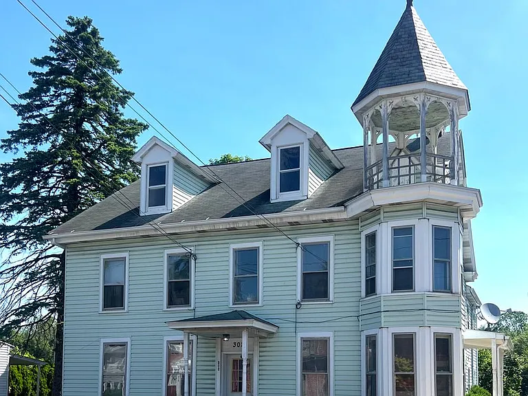 302 N Baltimore Ave — Photo 2