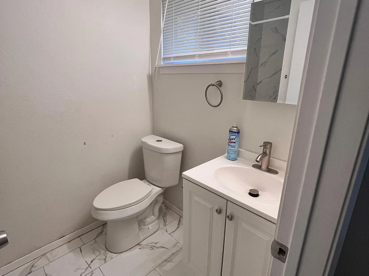 4 bed, 1892 sqft, $2,200 — Photo 3