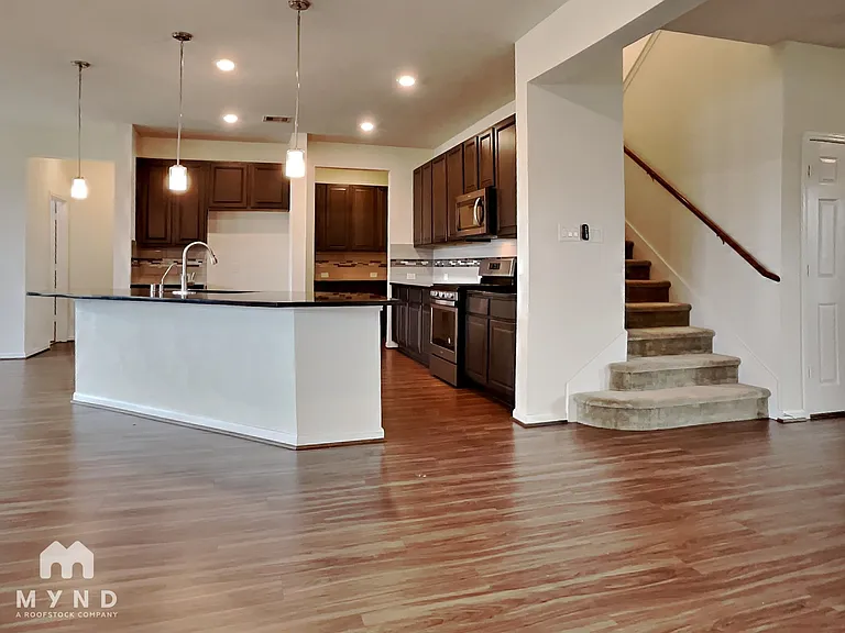 1706 Claire Creek Ct — Photo 2