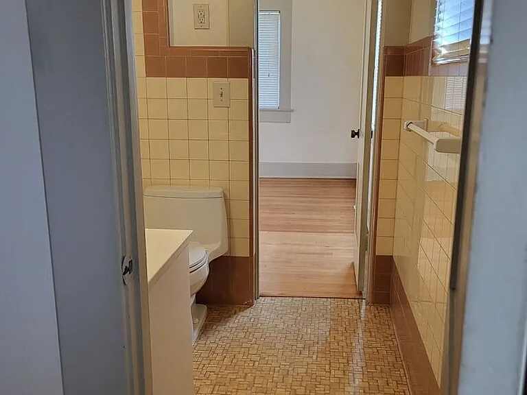 2123 Pine St — Photo 15