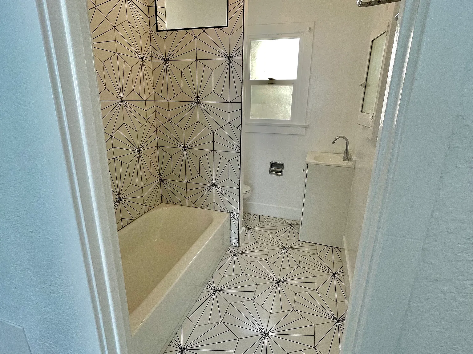 534 Harps St — Photo 4