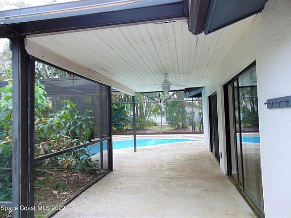 3rd image of 300 Olympia Ct