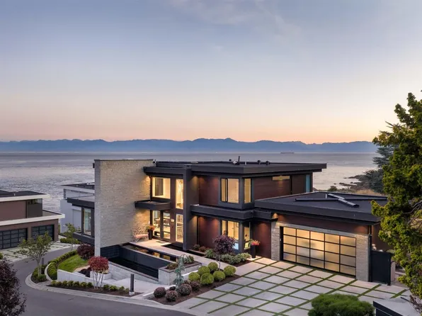 231 Hidden Point, Oak Bay, BC V8S 2J8