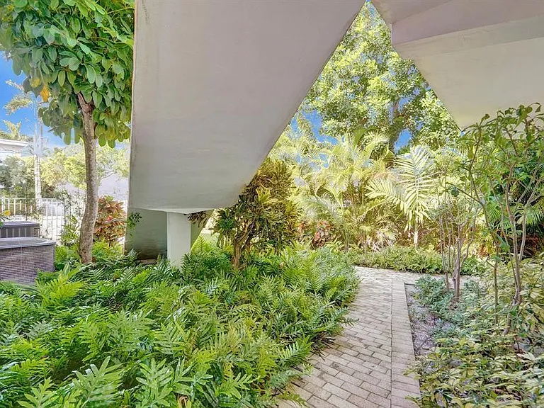 2760 Yacht Club Blvd #10C — Photo 25