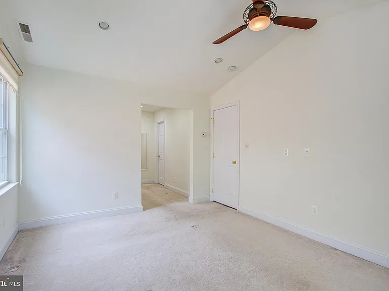 9203 Cedarcrest Dr — Photo 21