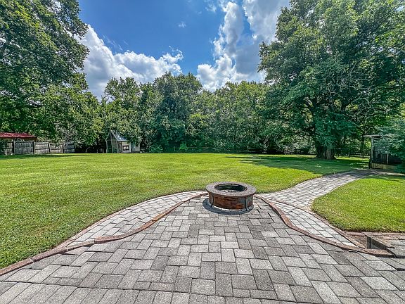 5th image of 1751 Old Hillsboro Rd