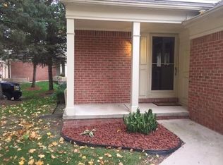 7725 Rivergate Dr, Westland, MI 48185