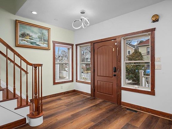 3rd image of 22 Cedar St