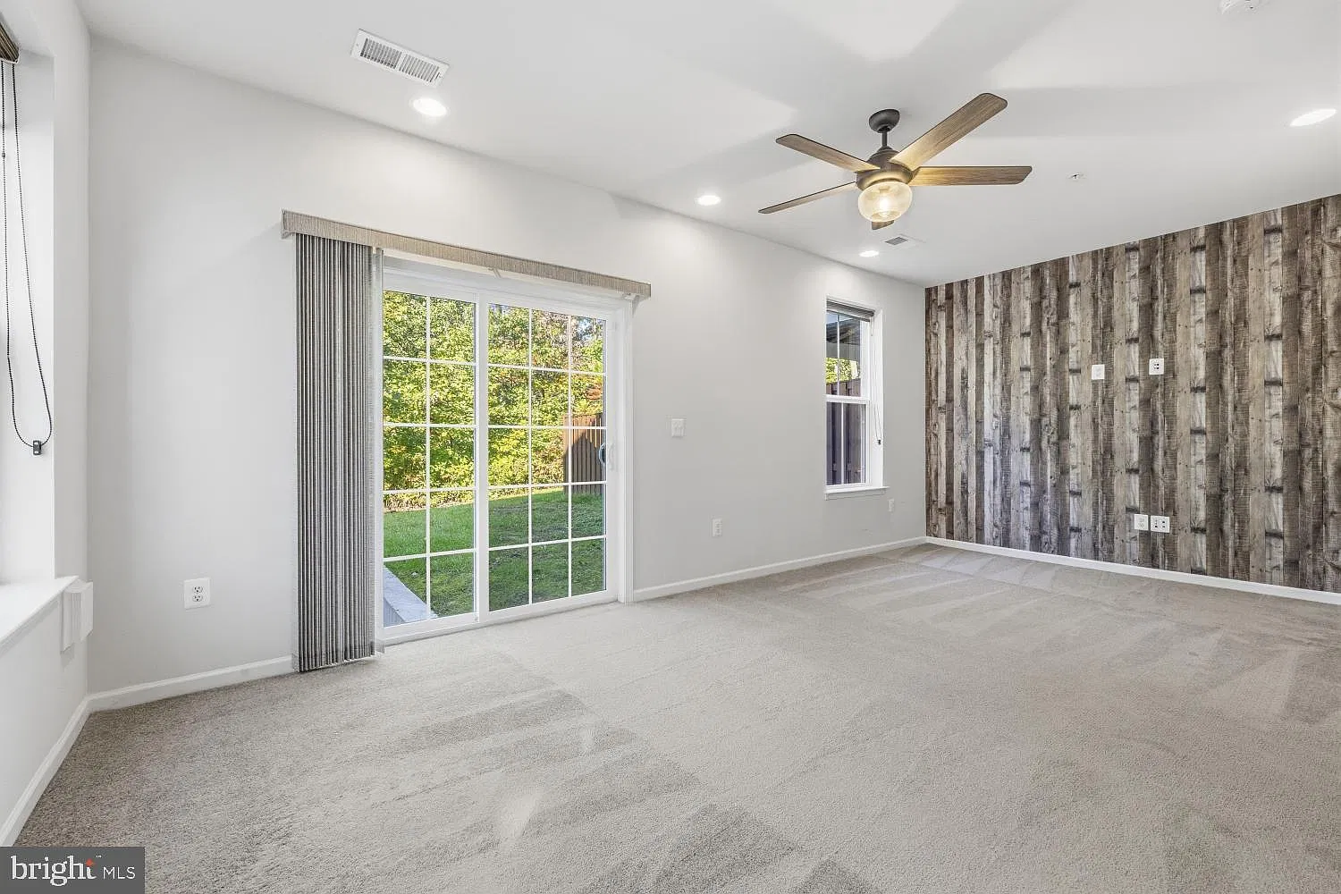 3 bed, 3.5 bath, 2280 sqft, $3,300 — Photo 4