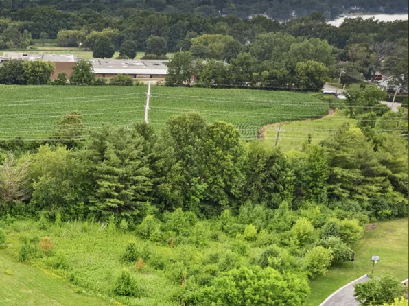 6873 Ellis Ave, Long Grove, IL 60047