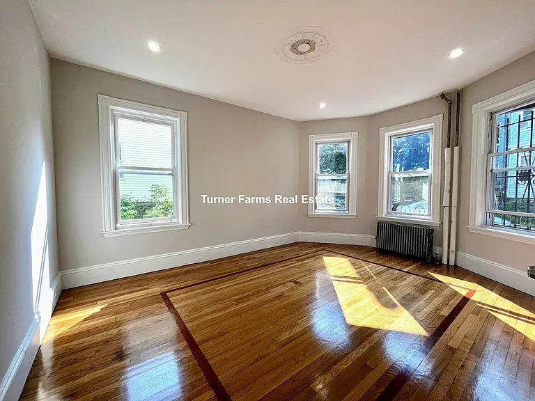 22 Humphreys St #1A — Photo 4