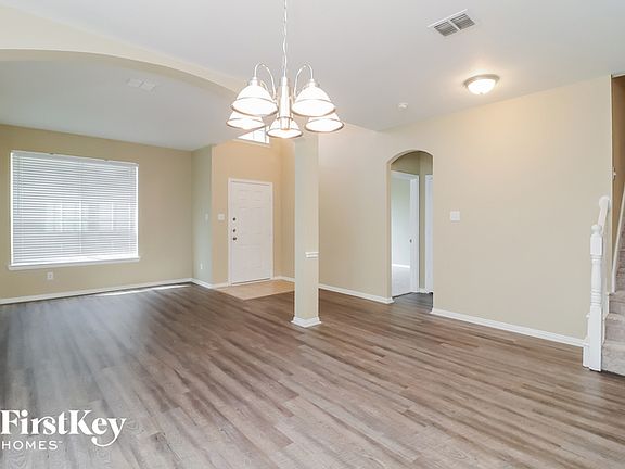 5th image of 809 Dover Park Trl