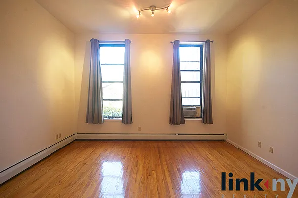 Rented by Link NY Realty | media 21