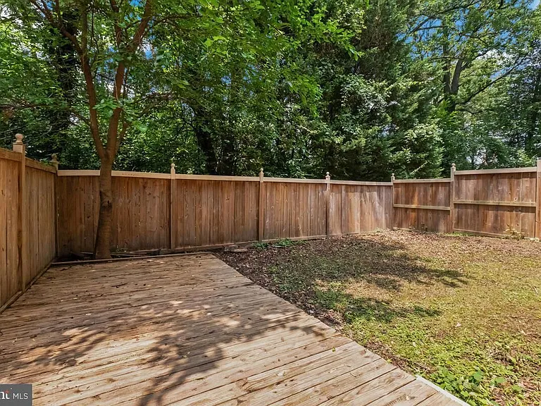 11426 Dorchester Ln — Photo 34