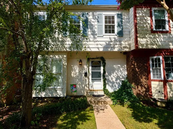 9 Honey Brook Cir, Gaithersburg, MD 20878