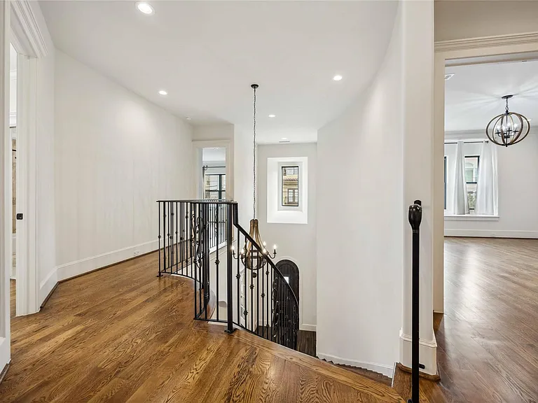 215 Malone St — Photo 36