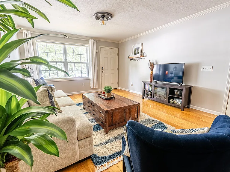 27 Kirby Rd — Photo 4