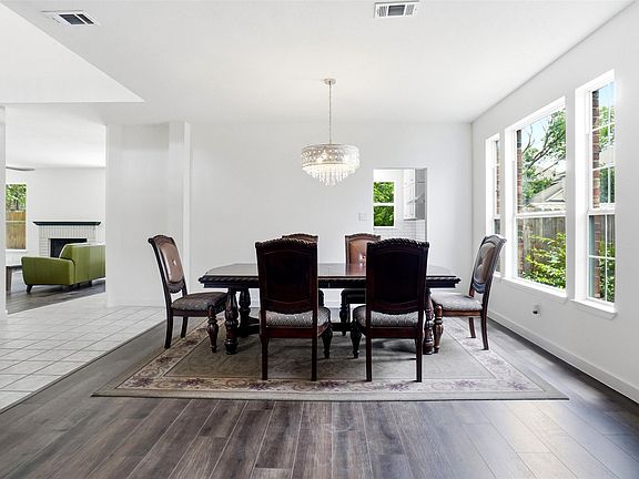3rd image of 5308 Summerfields Dr