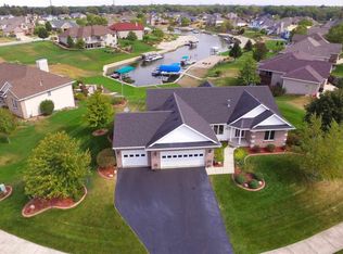 1286 Key West Dr, Machesney Park, IL 61103