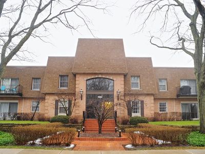 1240 Park Ave W APT 329, Highland Park, IL, 60035