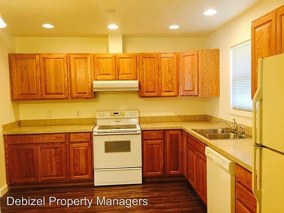 2nd image of 1338 Cottonwood Blvd