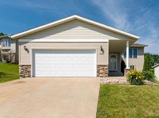 749 50th Ave NW, Rochester, MN 55901