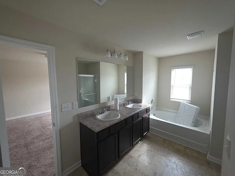 3877 Makeover Ct — Photo 7