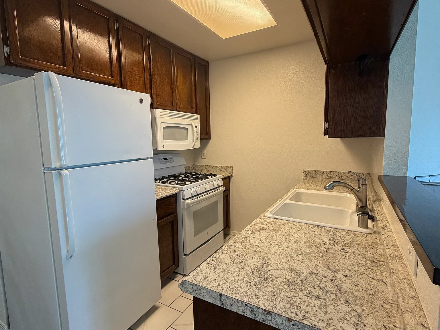 1 bed, 500 sqft, $1,700 — Photo 4