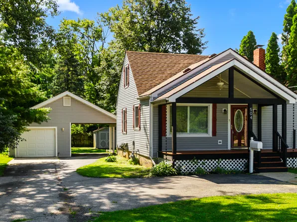 504 S Ayer St, Harvard, IL 60033