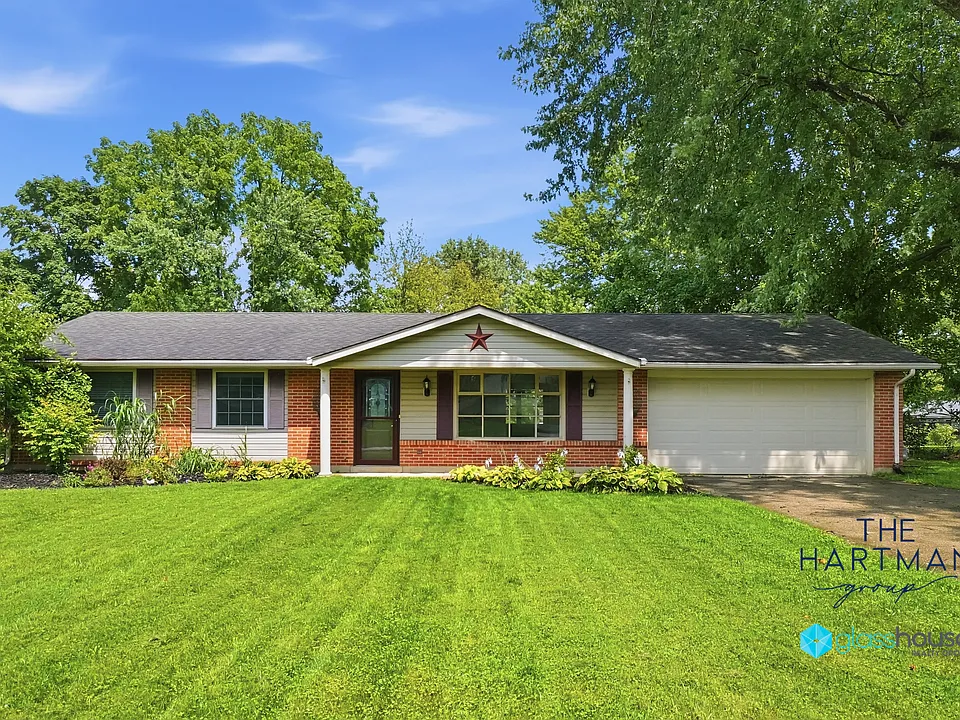 60 Barrymore Ln
