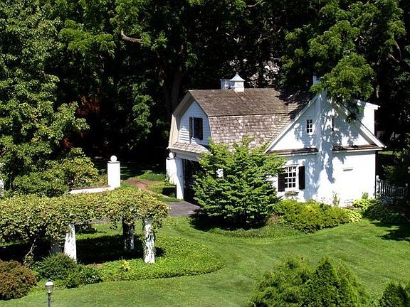 2000 sq. ft. Carriage House