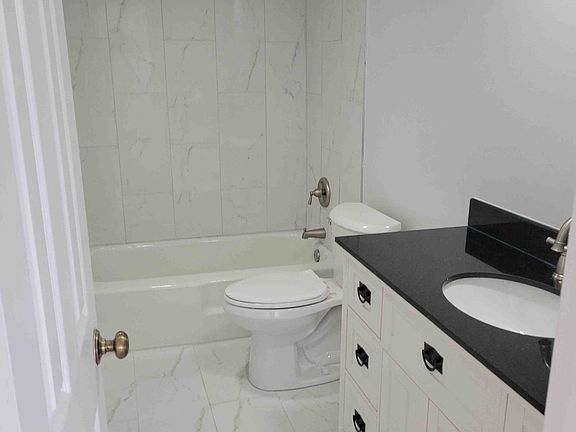 2nd image of 4406 Euclid Ave APT 2D