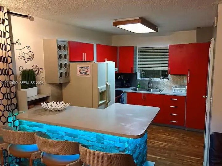 713 Collins Ave #39 — Photo 2