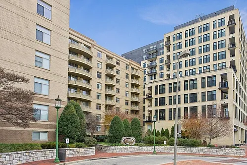7111 Woodmont Ave #712 Photo 1