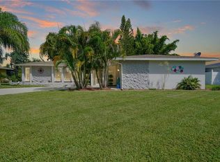 20 Golfview Rd, Rotonda West, FL 33947