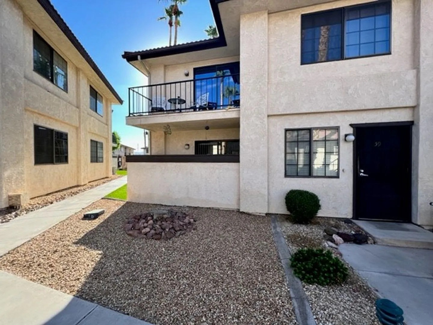 1 Br Condo on lower level! Gated community — Photo 2